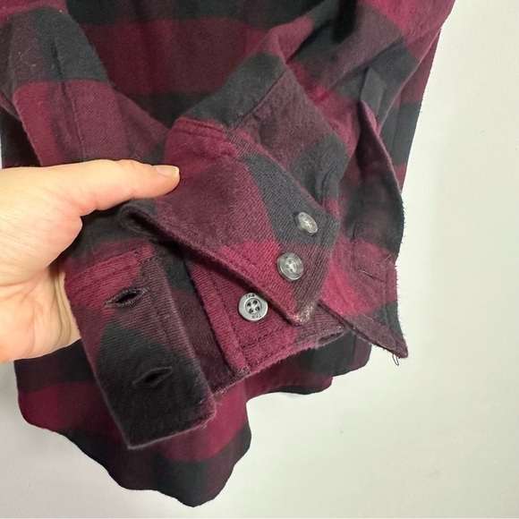 Aritzia TNA Hooded Wine & Black Checkered Flannel Button Down Shirt Size S - Picture 3 of 6